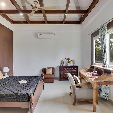 Stayvista'S Lakeside Whispers - Lake & Mountain-View Villa With Lawn & Indoor-Outdoor Games Nagpur Esterno foto