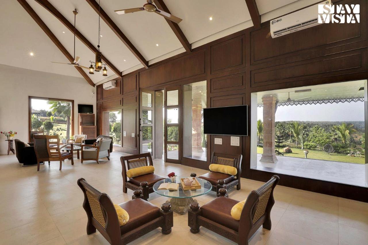 Stayvista'S Lakeside Whispers - Lake & Mountain-View Villa With Lawn & Indoor-Outdoor Games Nagpur Esterno foto