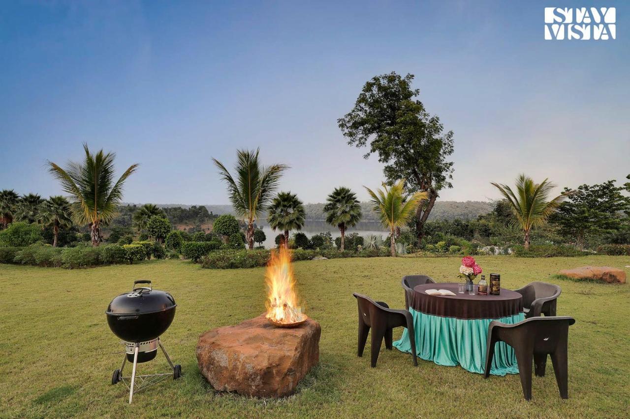 Stayvista'S Lakeside Whispers - Lake & Mountain-View Villa With Lawn & Indoor-Outdoor Games Nagpur Esterno foto