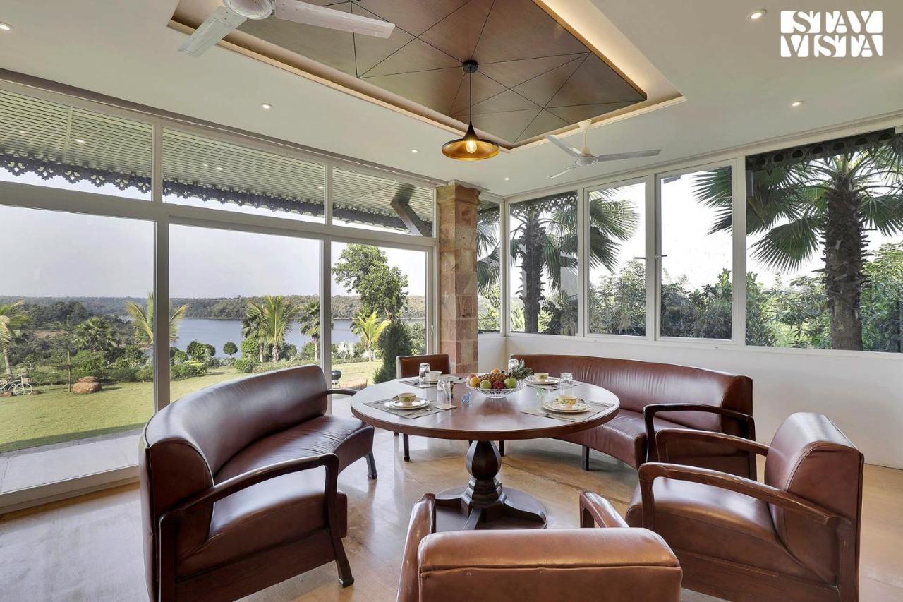 Stayvista'S Lakeside Whispers - Lake & Mountain-View Villa With Lawn & Indoor-Outdoor Games Nagpur Esterno foto